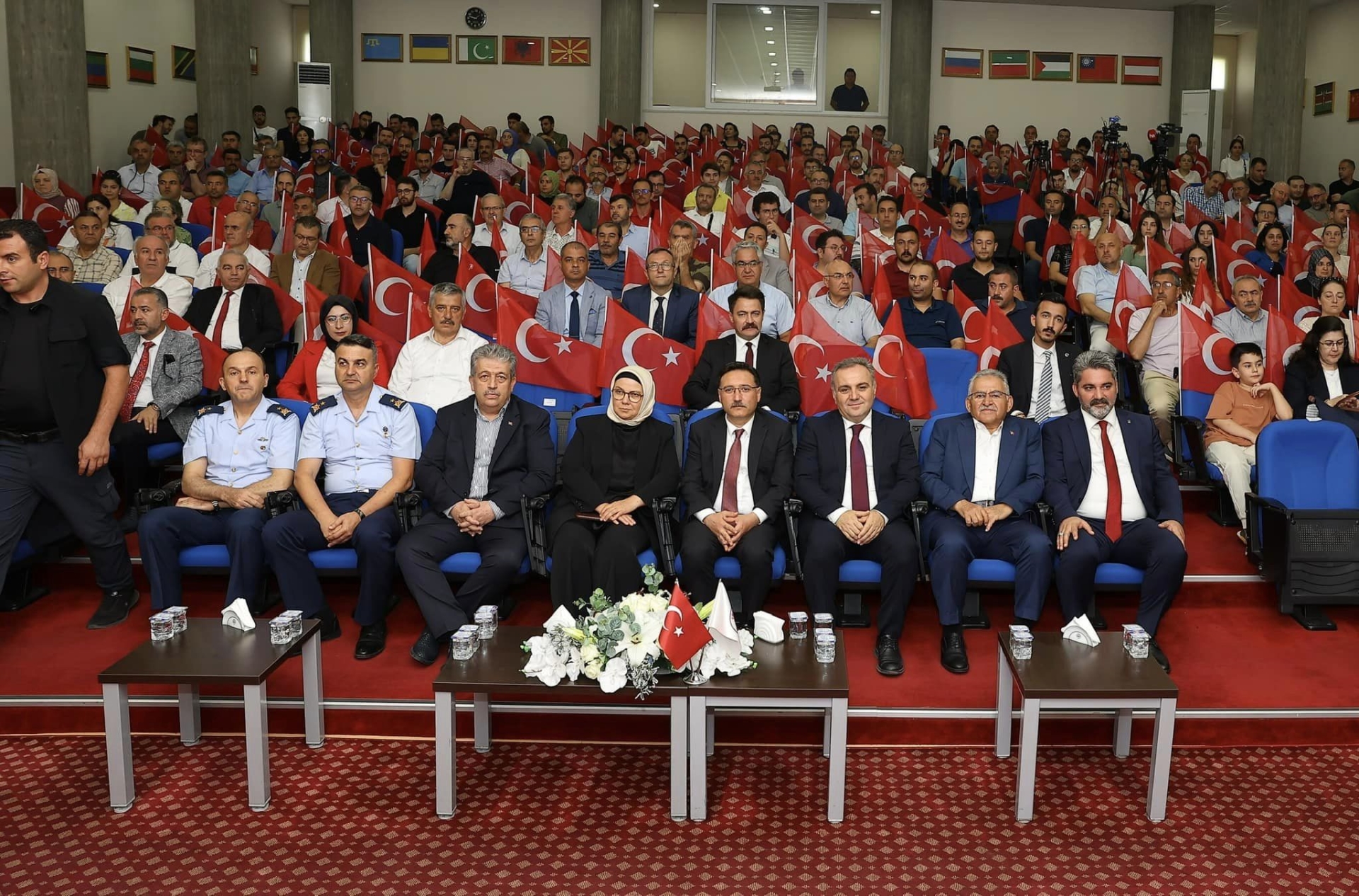 Büyükkılıç, ERÜ’de 15 Temmuz Konulu Konferans ve Törene Katıldı