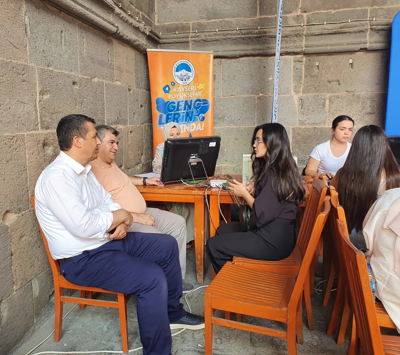 Büyükşehir KAYMEK, Üniversite Adayı Gençlerin Elinden Tutuyor