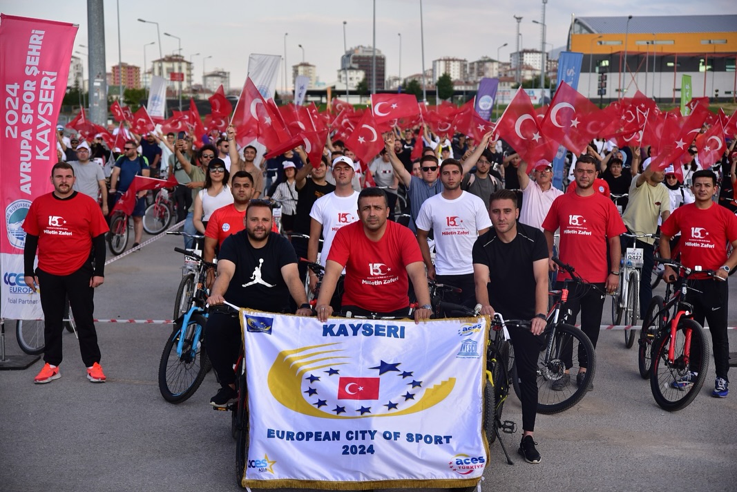 Büyükşehir’in ‘Milletin Zaferi’ Bisiklet Turuna Yoğun İlgi