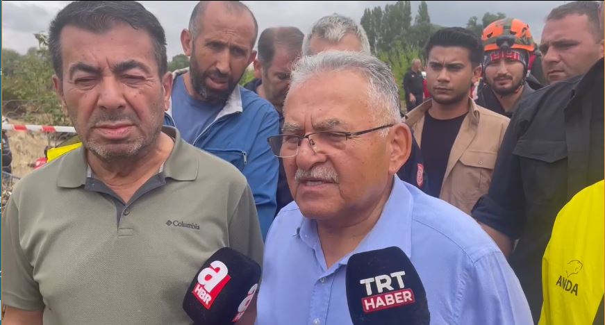 Başkan Büyükkılıç, Sel Bölgesinde Acı Haberi Duyurdu,  Yaraların Sarılacağını Açıkladı