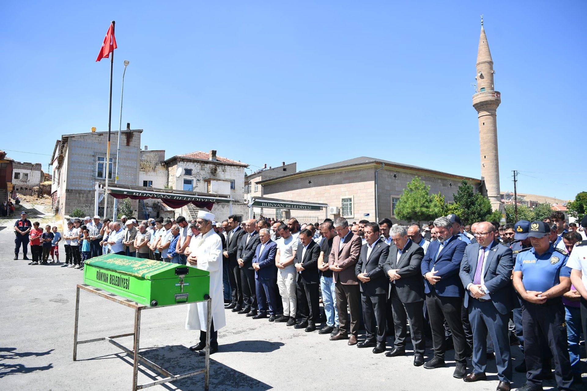 Başkan Büyükkılıç, Selde Hayatını Kaybeden Saraç’ı Son Yolculuğuna Uğurladı