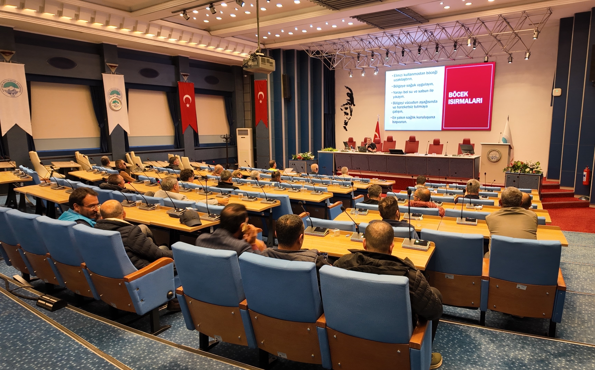 Büyükşehir’den Güvenli ve Etkili Belediyecilik Hizmetleri İçin İş Sağlığı ve Güvenliği Semineri