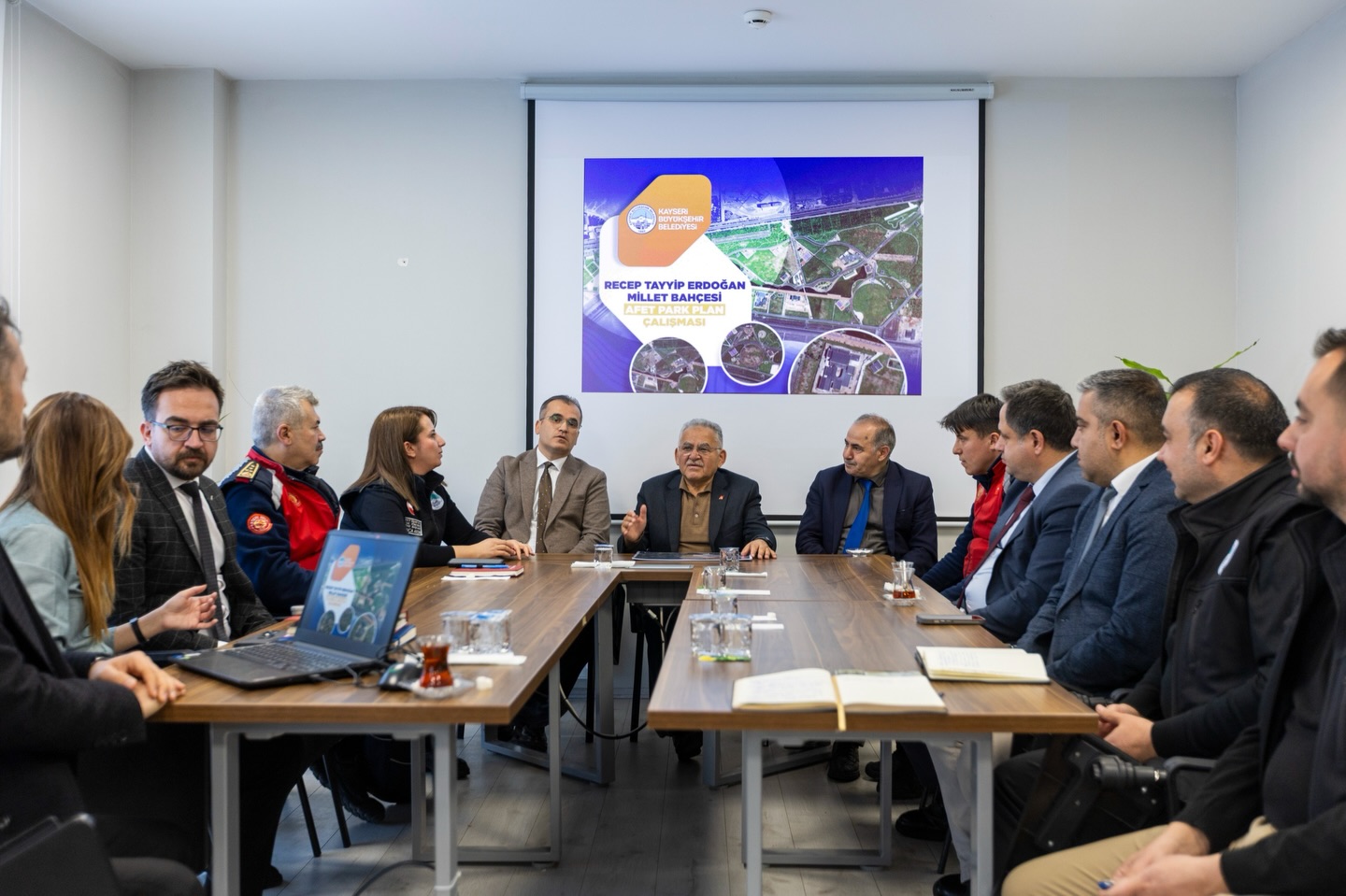 Başkan Büyükkılıç, Olası Afetlerde Kullanılacak Park Alanlarına Yönelik Toplantıya Katıldı