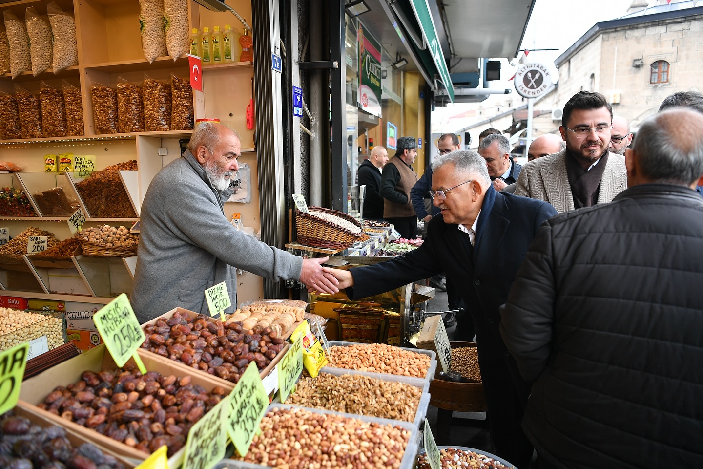 Başkan Büyükkılıç’tan Camikebir’de “Gönül Belediyeciliği” Buluşması