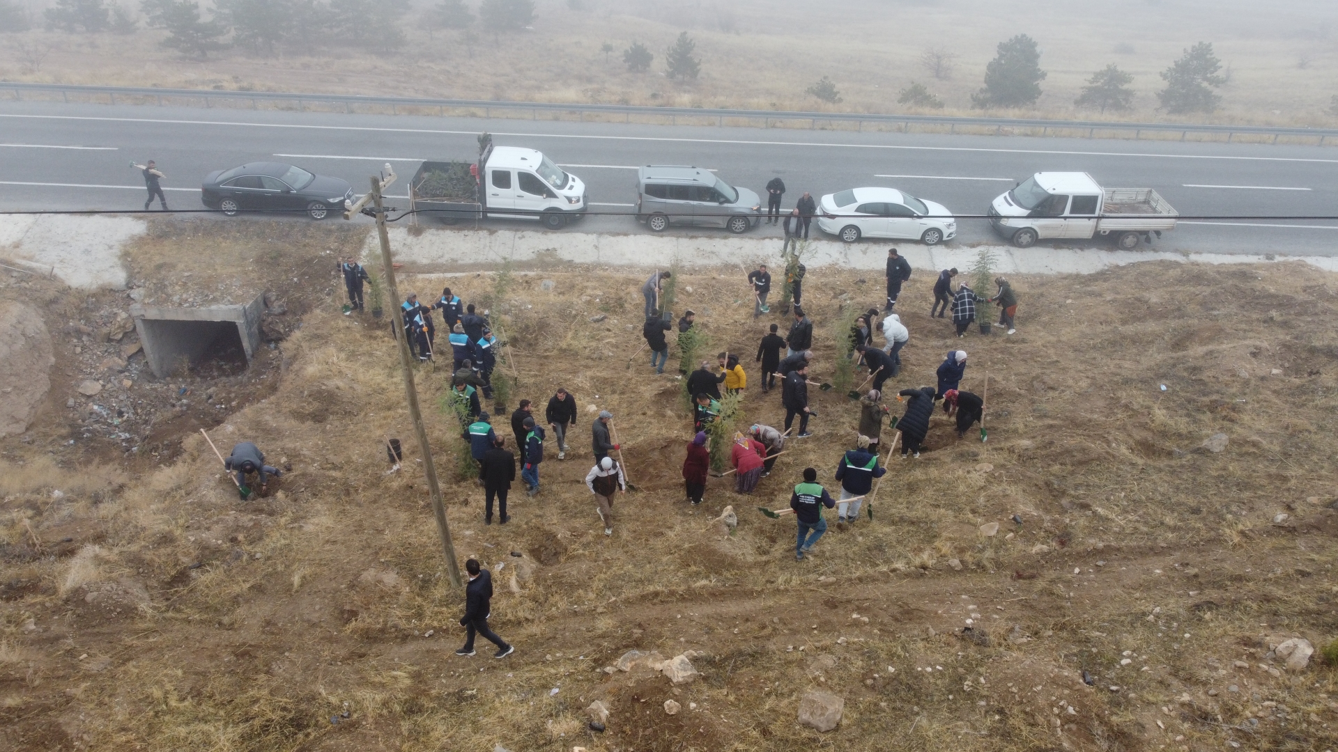 Başkan Büyükkılıç’tan Develi’de Eğitime 3,5 Milyon TL’lik Önemli Yatırım: Sıcak Asfalt ile Türkiye’de İlk ve Tek 