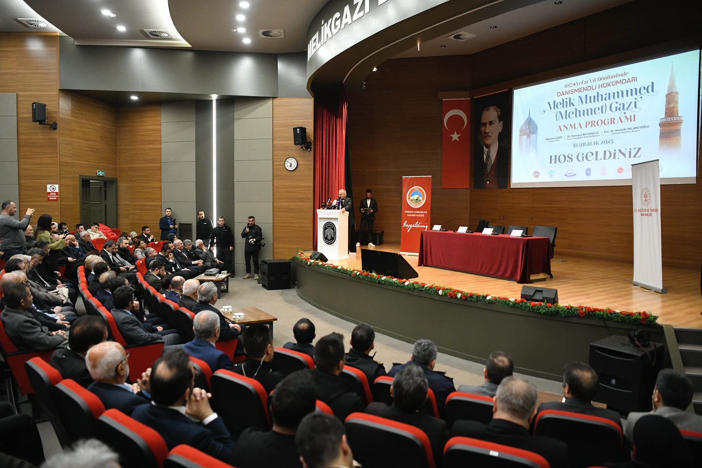 Kayseri, Tarihi Değerlerine Sahip Çıkıyor: Başkan Büyükkılıç, Melik Muhammed Gazi’yi 882. Yıl Dönümünde Andı