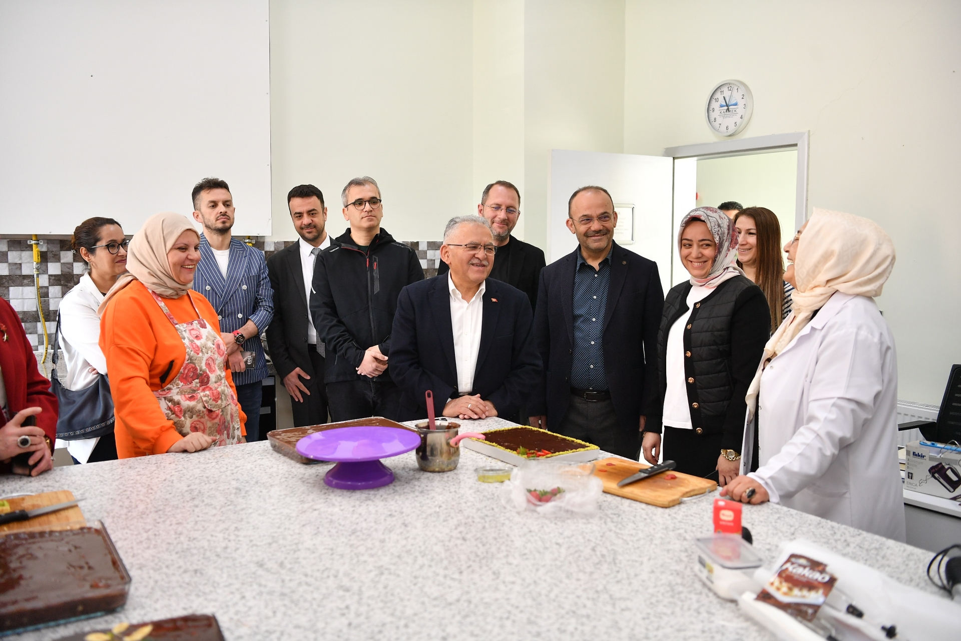 Başkan Büyükkılıç, KAYMEK Mutfağında Kursiyerlerle Buluştu