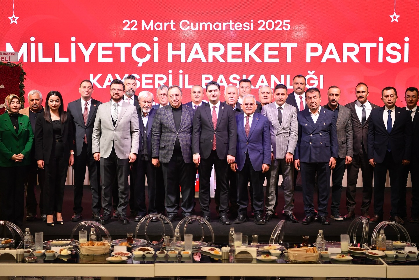 MHP İftar Programında Büyükkılıç’a, Genel Başkan Yardımcısı Özdemir’den Özel Teşekkür