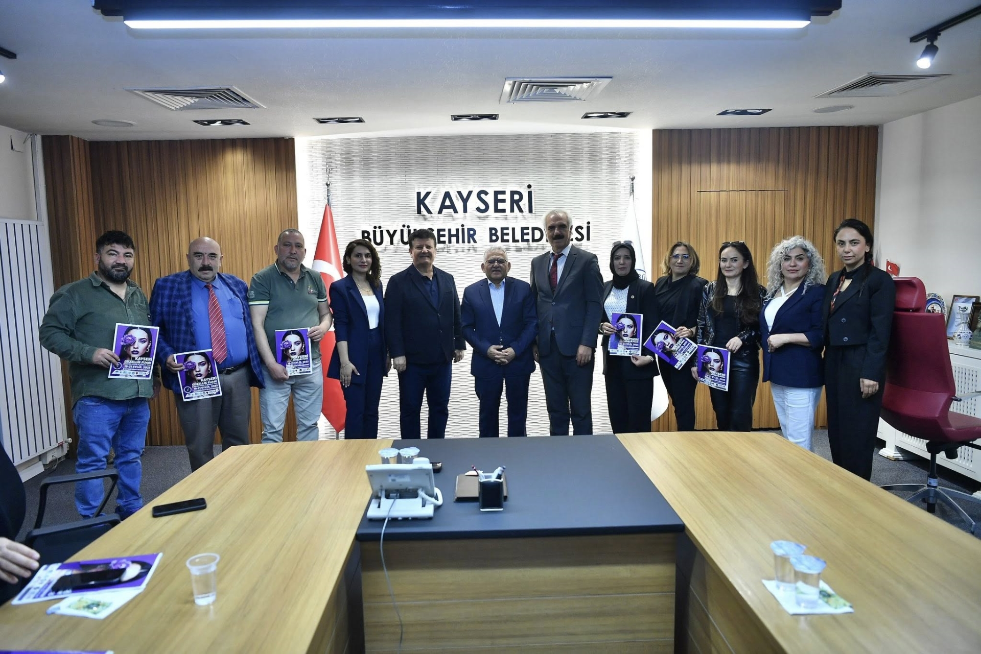 Başkan Büyükkılıç’a, Berberler ve Kuaförler Odası’ndan Ziyaret