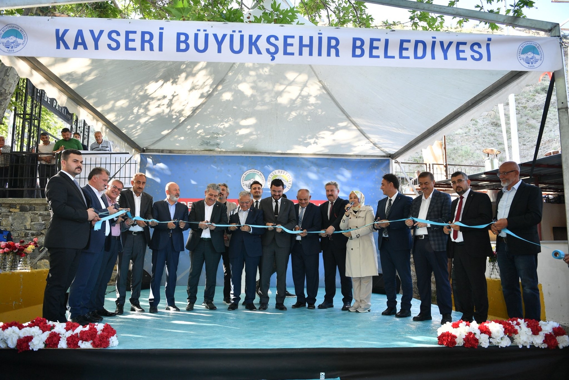 Başkan Büyükkılıç’a “Yol” Teşekkürü: “Yağ Gibi Asfalt Döktüler”