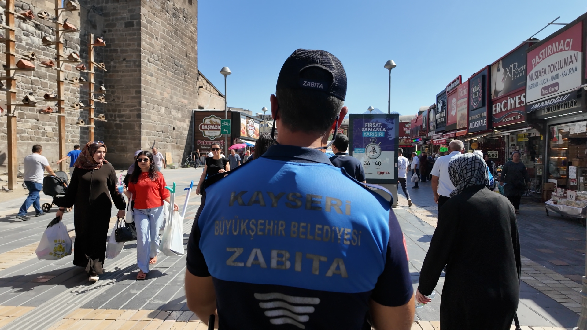 Büyükşehir Zabıta’dan Kent Merkezinde Dilencilere Karşı Sıkı Denetim