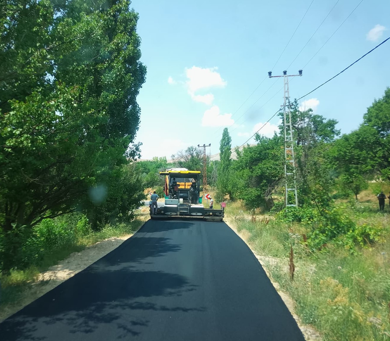 Büyükşehir’den Akkışla'da Sıcak Asfalt Çalısması