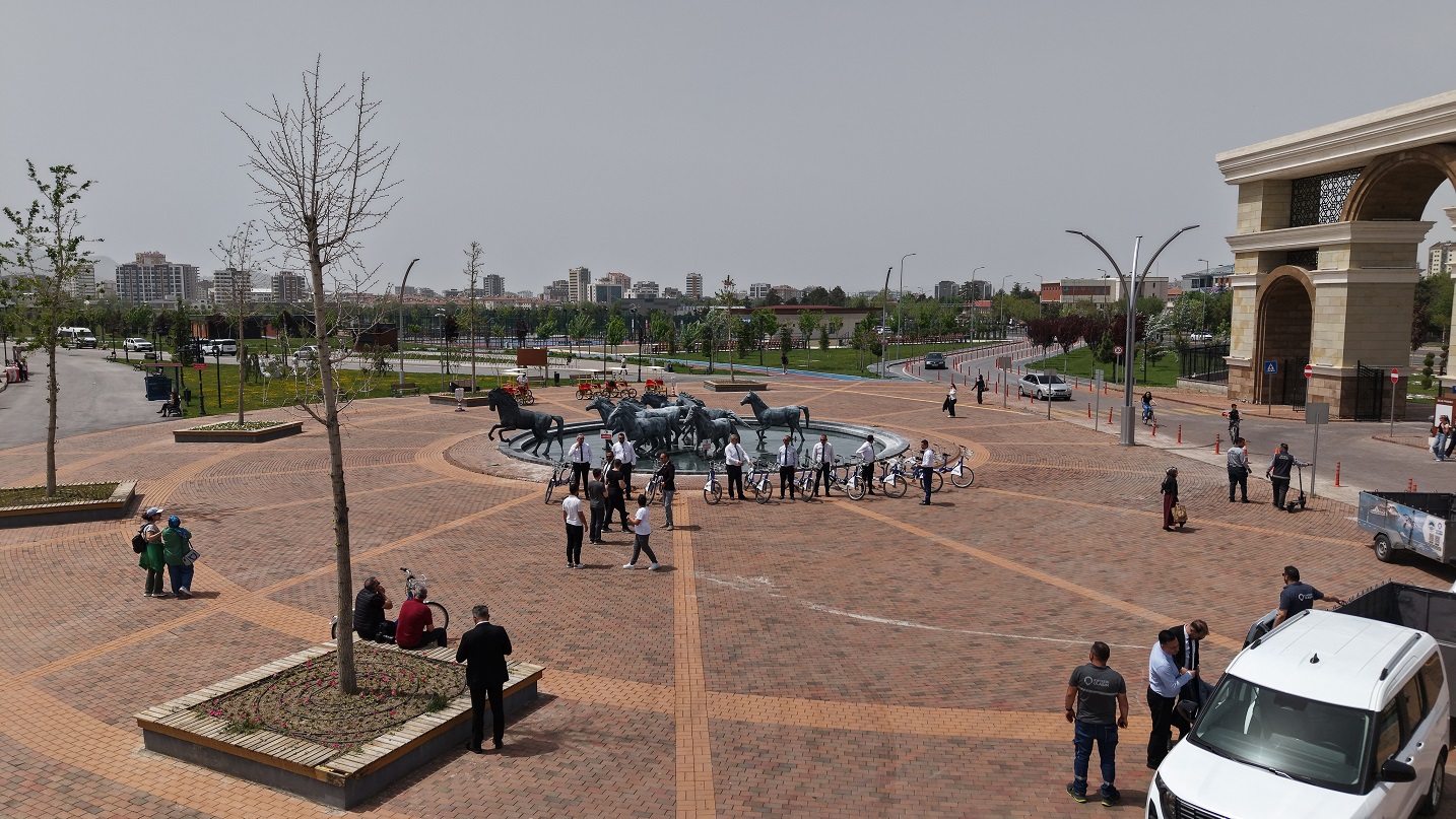 Büyükşehir’in Özel Bireylere Yönelik Gönülleri Titreten Etkinliğinin Yankıları Sürüyor