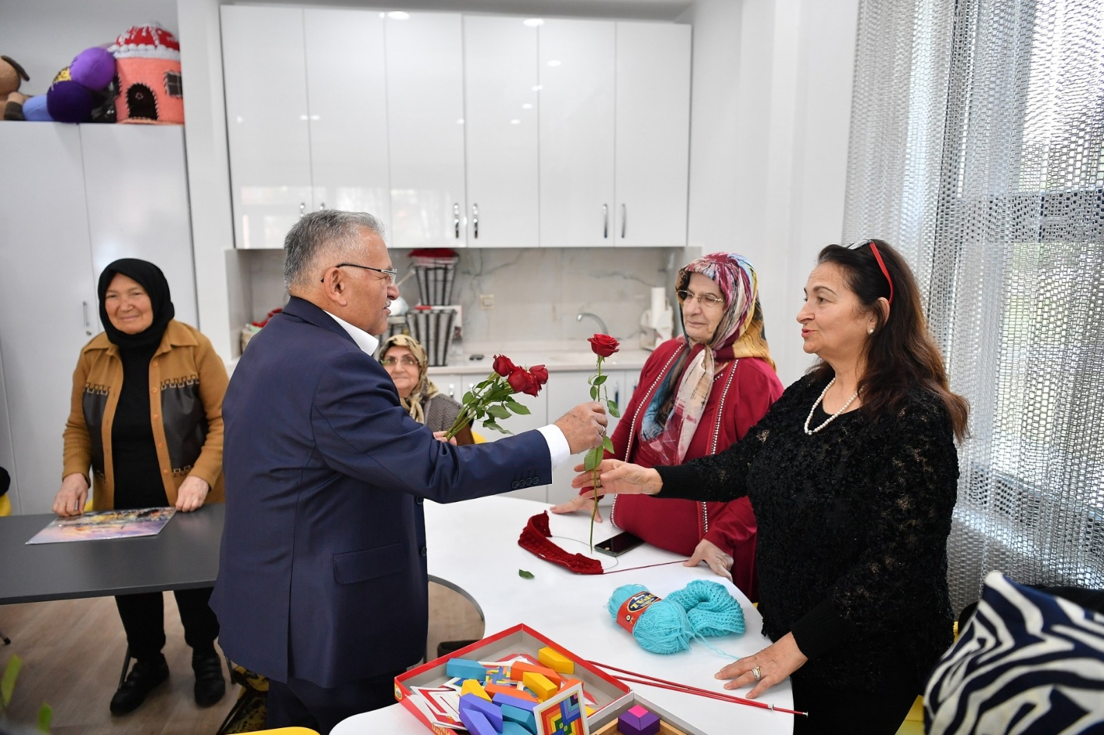 Başkan Büyükkılıç: “Ulu Çınarlarımızın Duaları ile Hizmetlerimiz Sürüyor”