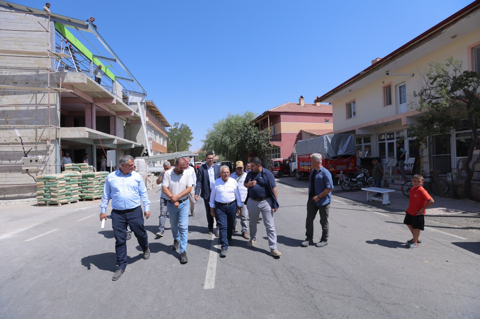 Başkan Büyükkılıç’tan Sarıoğlan’a Yatırım ve Hizmet Çıkarması