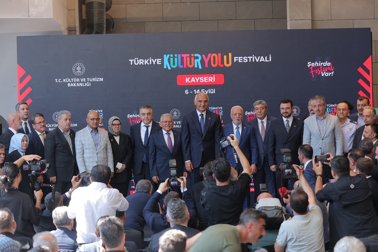 Dünyanın En Büyük Festivali Başkan Büyükkılıç ve Bakan Ersoy ile Kayseri’de Başladı