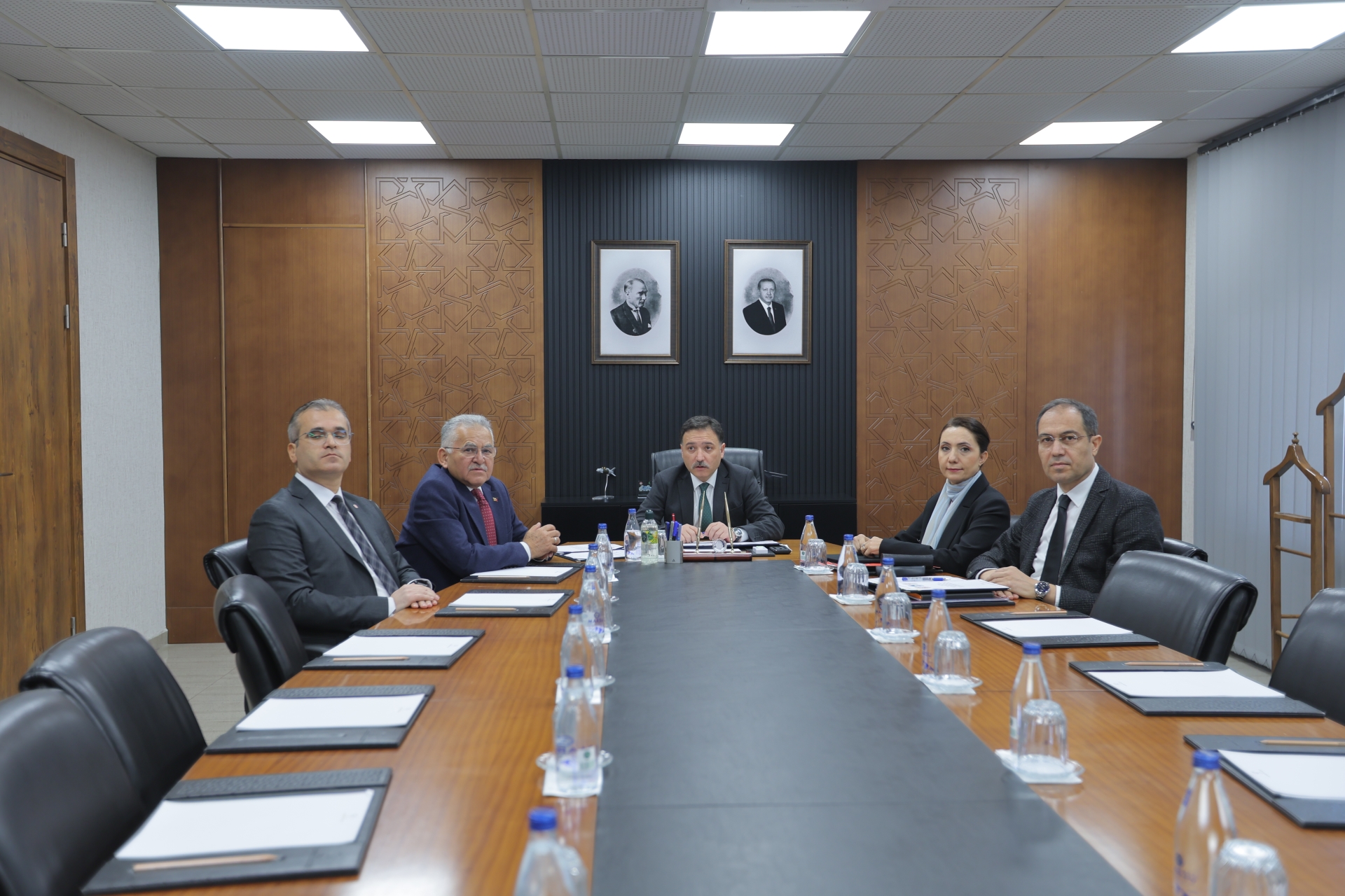 Alzheimer Aktif Yaşam Merkezi İçin Protokol: Vali Çiçek ve Başkan Büyükkılıç İmzaladı