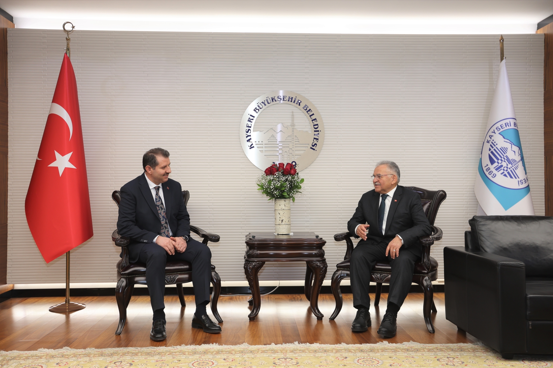 Büyükkılıç’ı Ziyaret Eden Bakan Yardımcısı Ayhan: “Kayseri Aklı Türkiye’ye Örnek”
