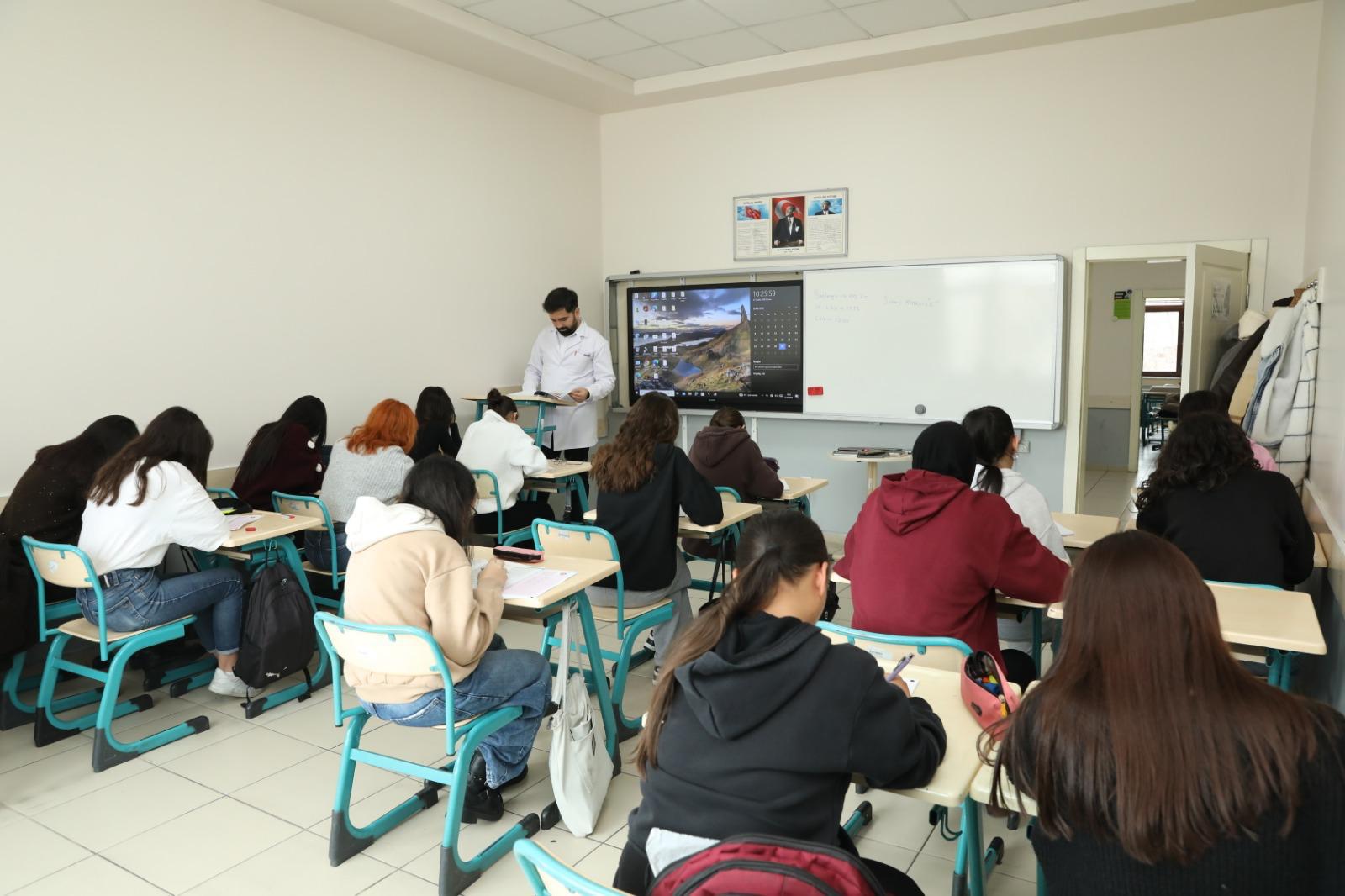 Büyükşehir KAYMEK’ten MSÜ Sınavına Hazırlık Yolunda Ücretsiz Deneme Sınavı