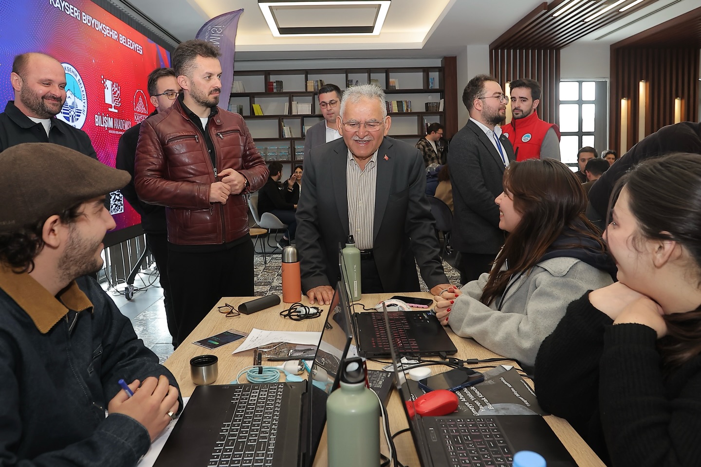Büyükşehir’den Uzay ve Teknoloji Hamlesine Güçlü Destek: Başkan Büyükkılıç Gençlerle Buluştu