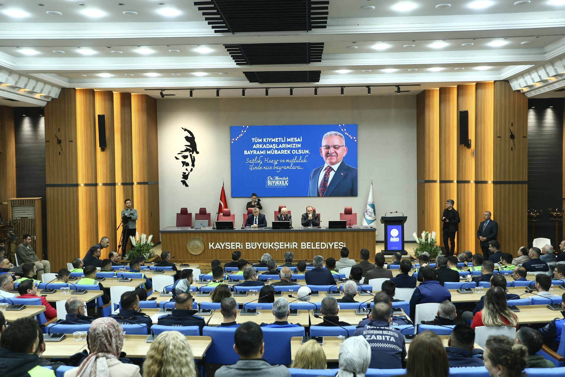 Personeliyle Bayramlaşan Başkan Büyükkılıç: “Kayseri Büyükşehir, Bir Marka”