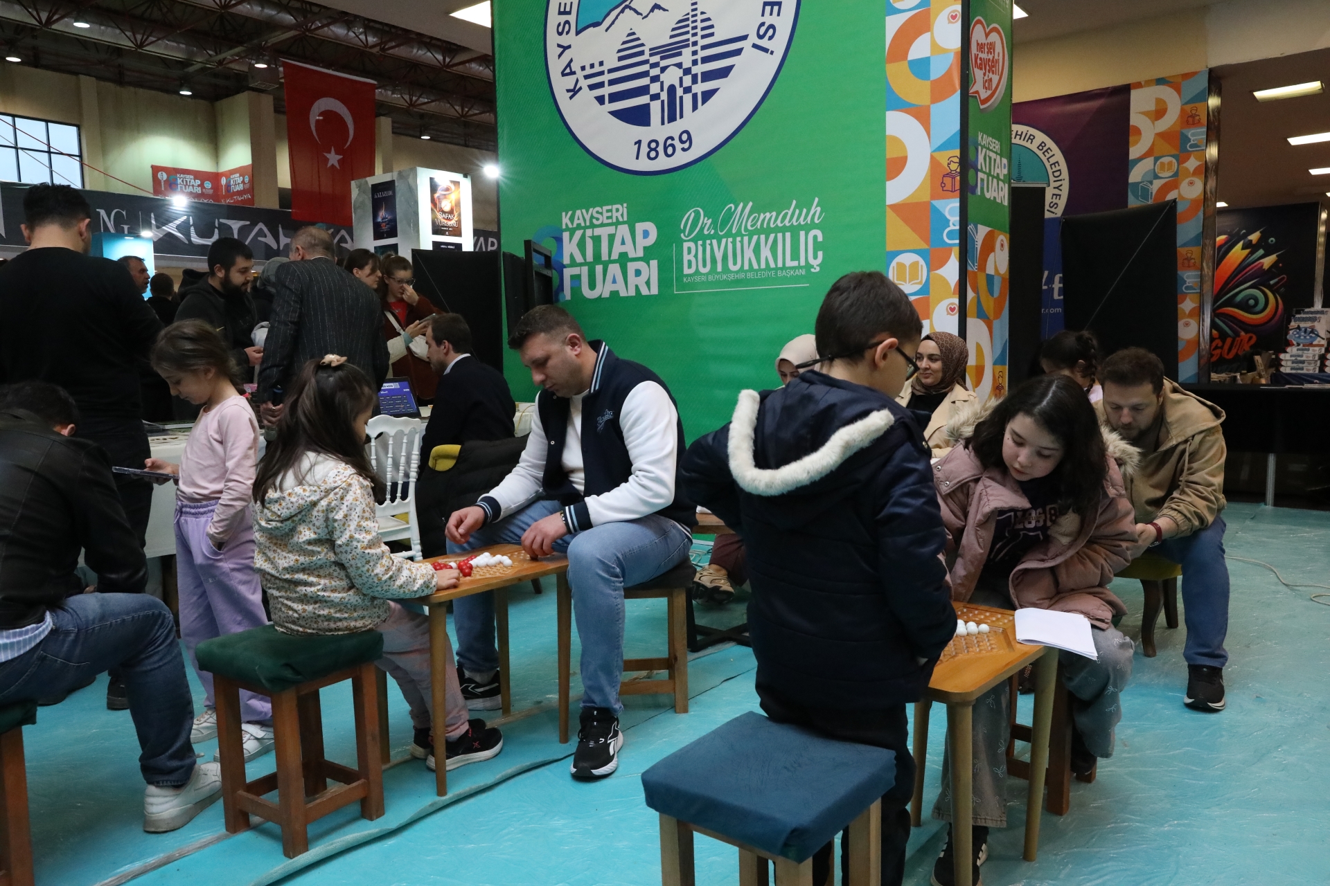 8. Kayseri Kitap Fuarı’nda KAYMEK Standına Yoğun İlgi