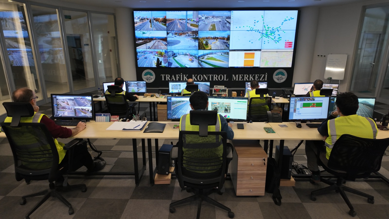 Büyükşehir’den Trafiğin Kalbi “Kartal”da Akıllı Sistemlerle 7/24 Kesintisiz Yönetim