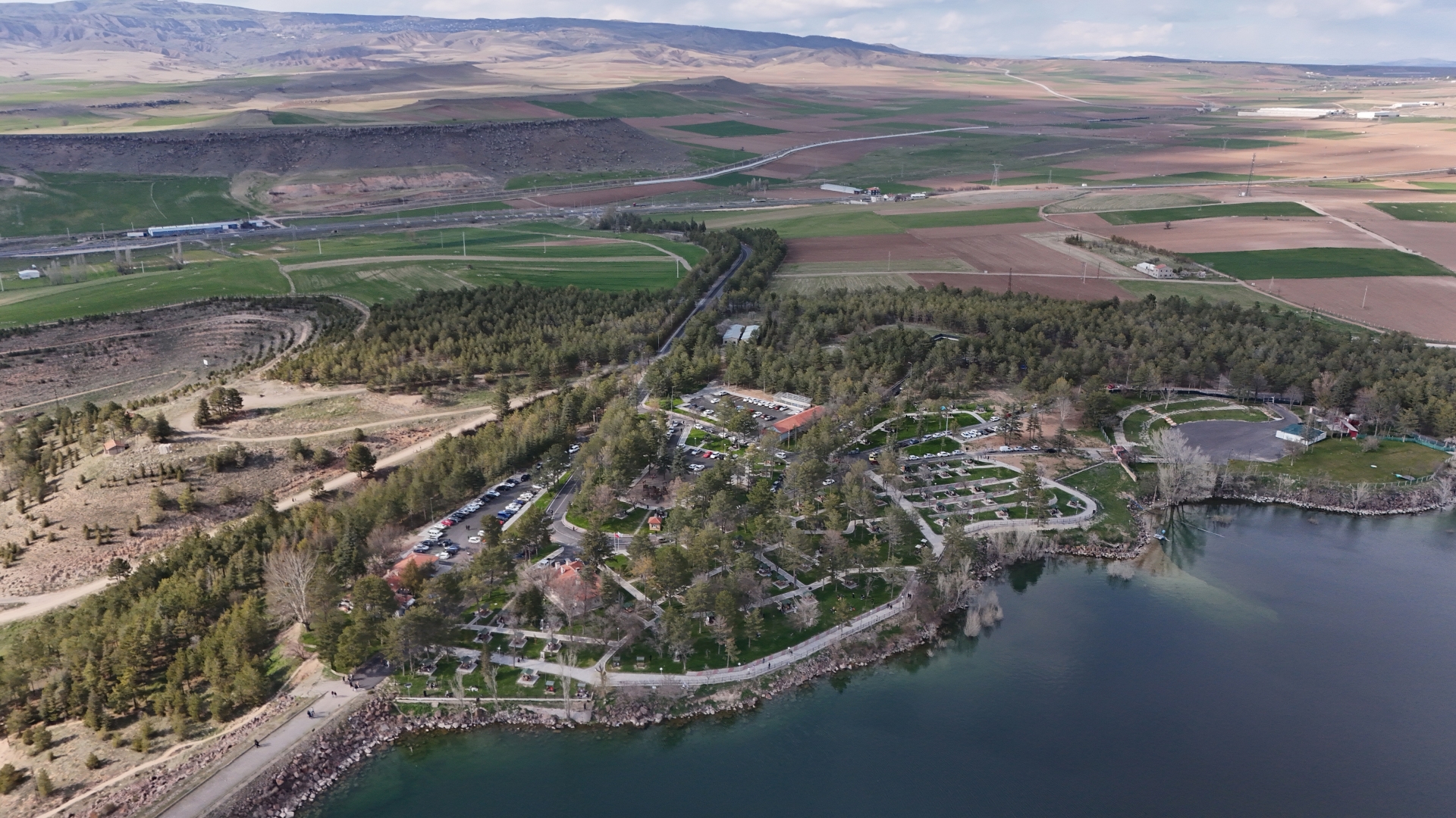 Büyükşehir’in Yenilediği Sarımsaklı Barajı Mesire Alanı’na Kayserililerden Tam Not