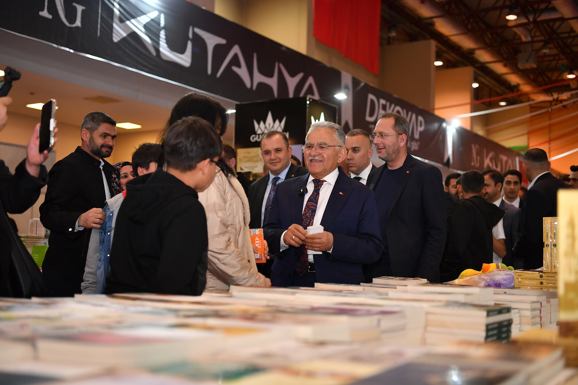 Kayseri’de 8’inci Kitap Fuarı Kapılarını Açtı: Kitap ve Kültür Dolu 10 Gün