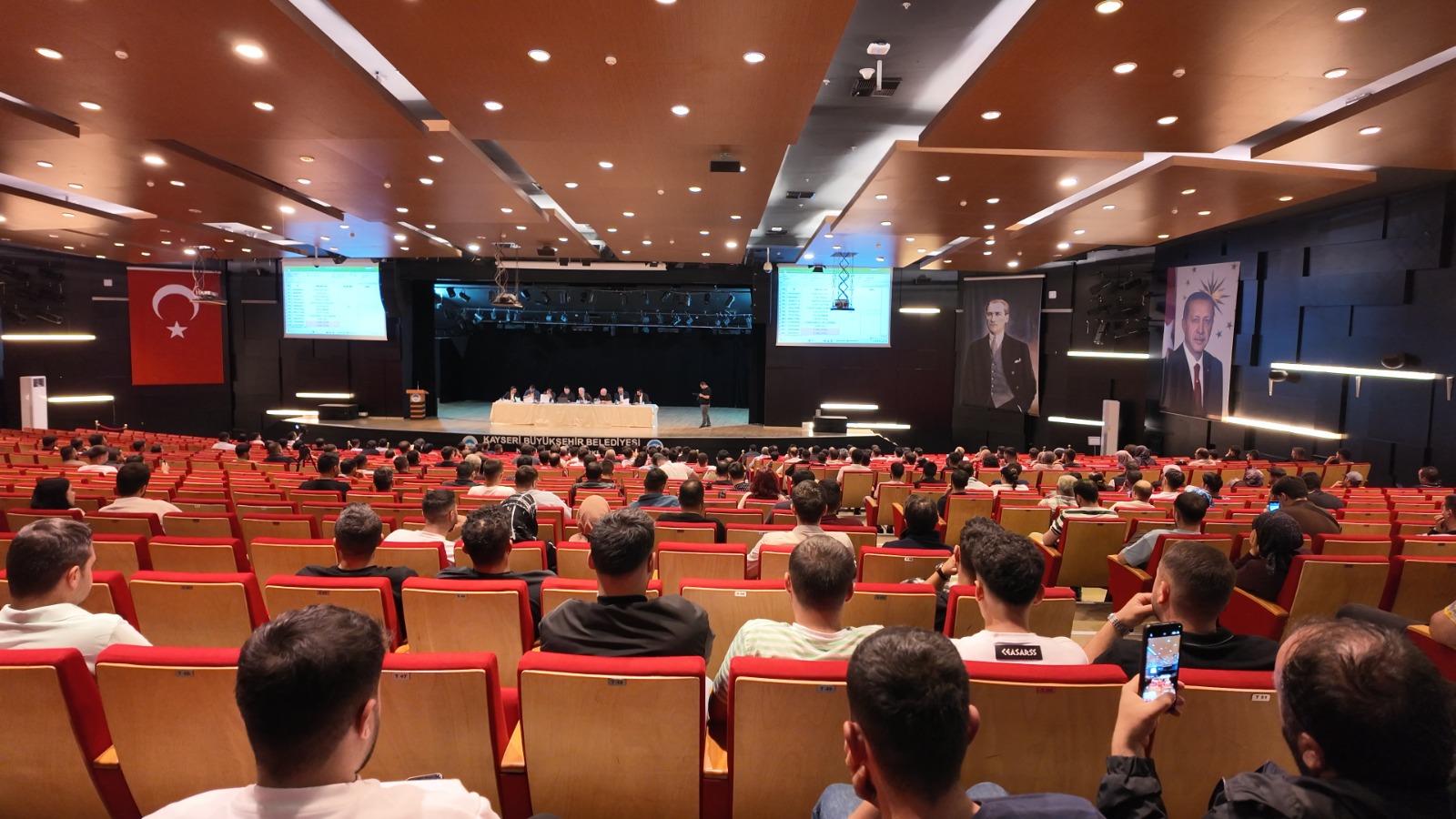 Büyükşehir Belediyesi’nde Personel Alımı İçin Noter Huzurunda Kura Heyecanı