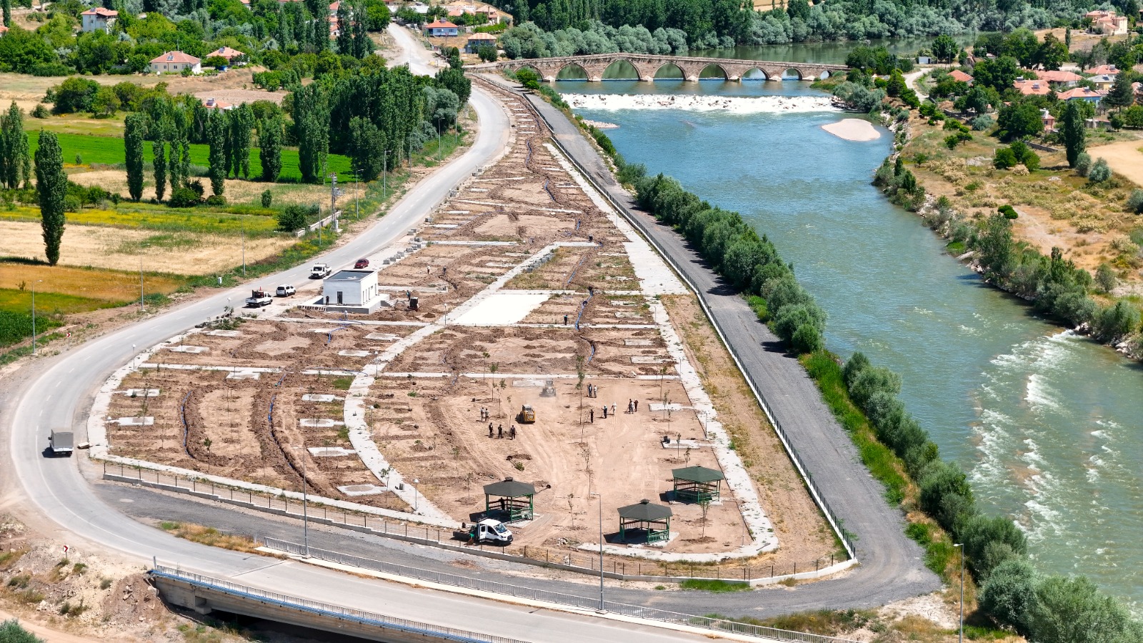 Büyükşehir’den Şahruh Köprüsü Yanına Dev Rekreasyon Alanı: Çalışmalar Başladı