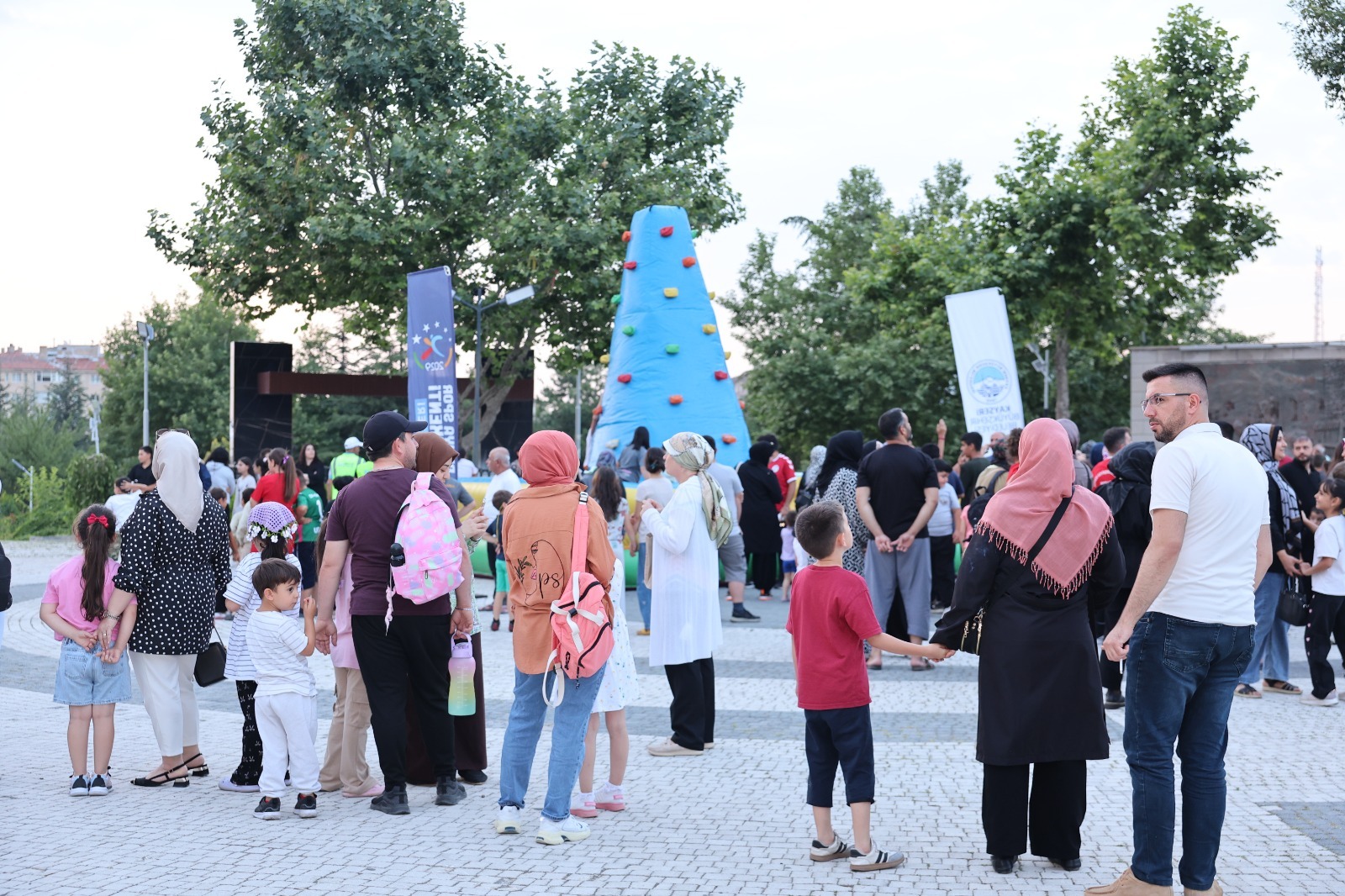 Kayseri Büyükşehir Belediyesi Spor A.Ş. Çocuklarla Hacılar'da Buluştu