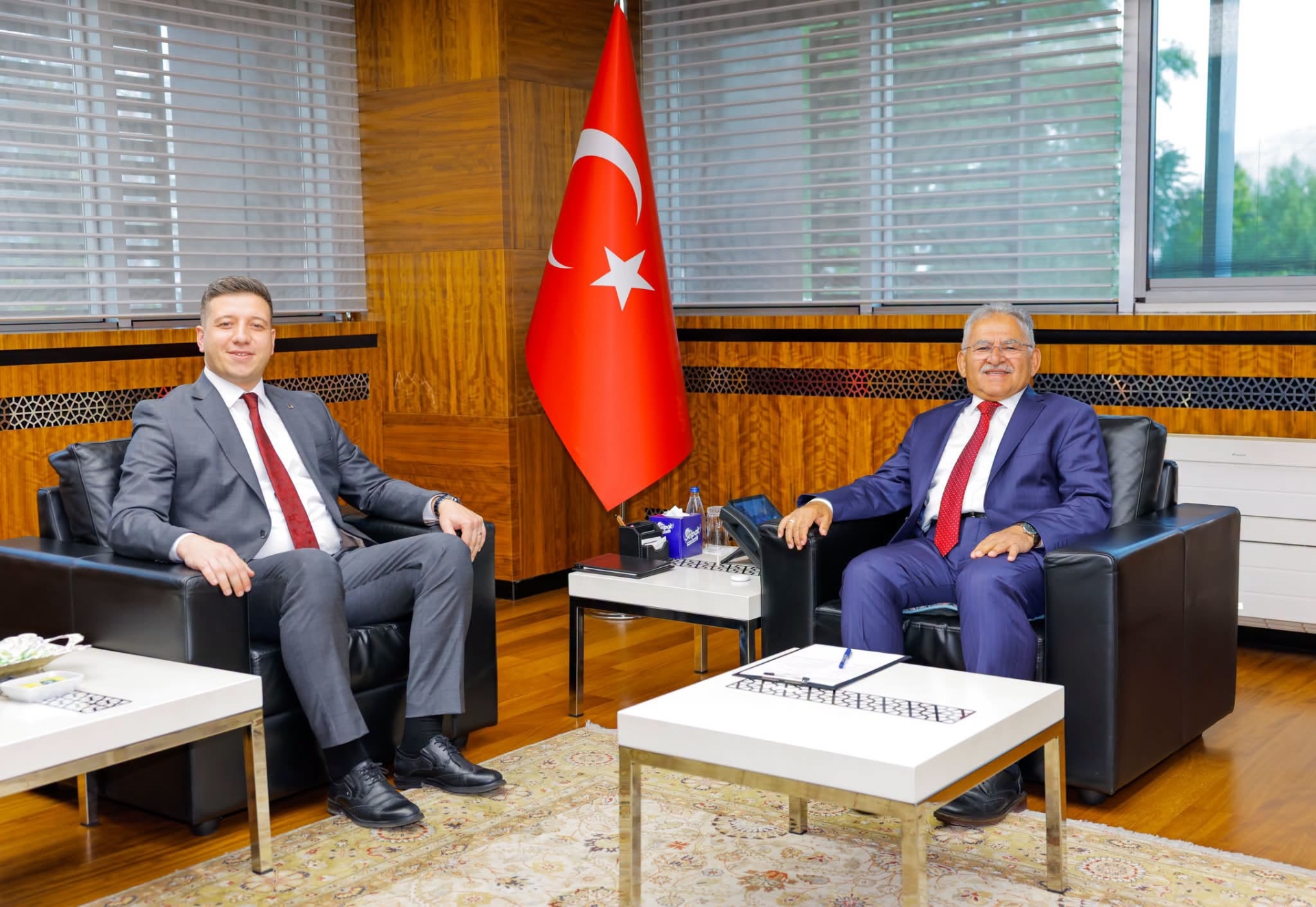 Başkan Büyükkılıç’a Ziyaretçi Yoğunluğu