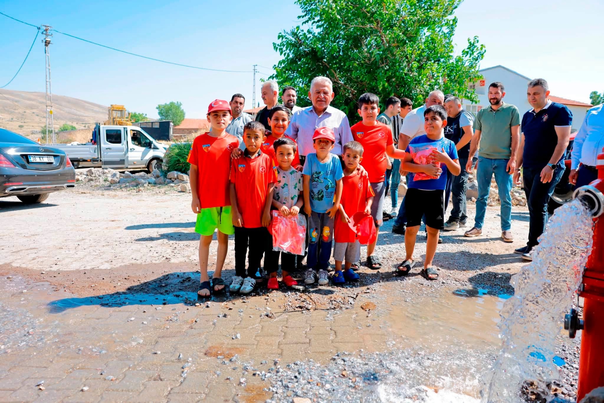 Develi ve Yahyalı’da Kırsal Mahalleleri Ziyaret Eden Büyükkılıç: “Durmak Yok. Hizmete, Koşmaya Devam”