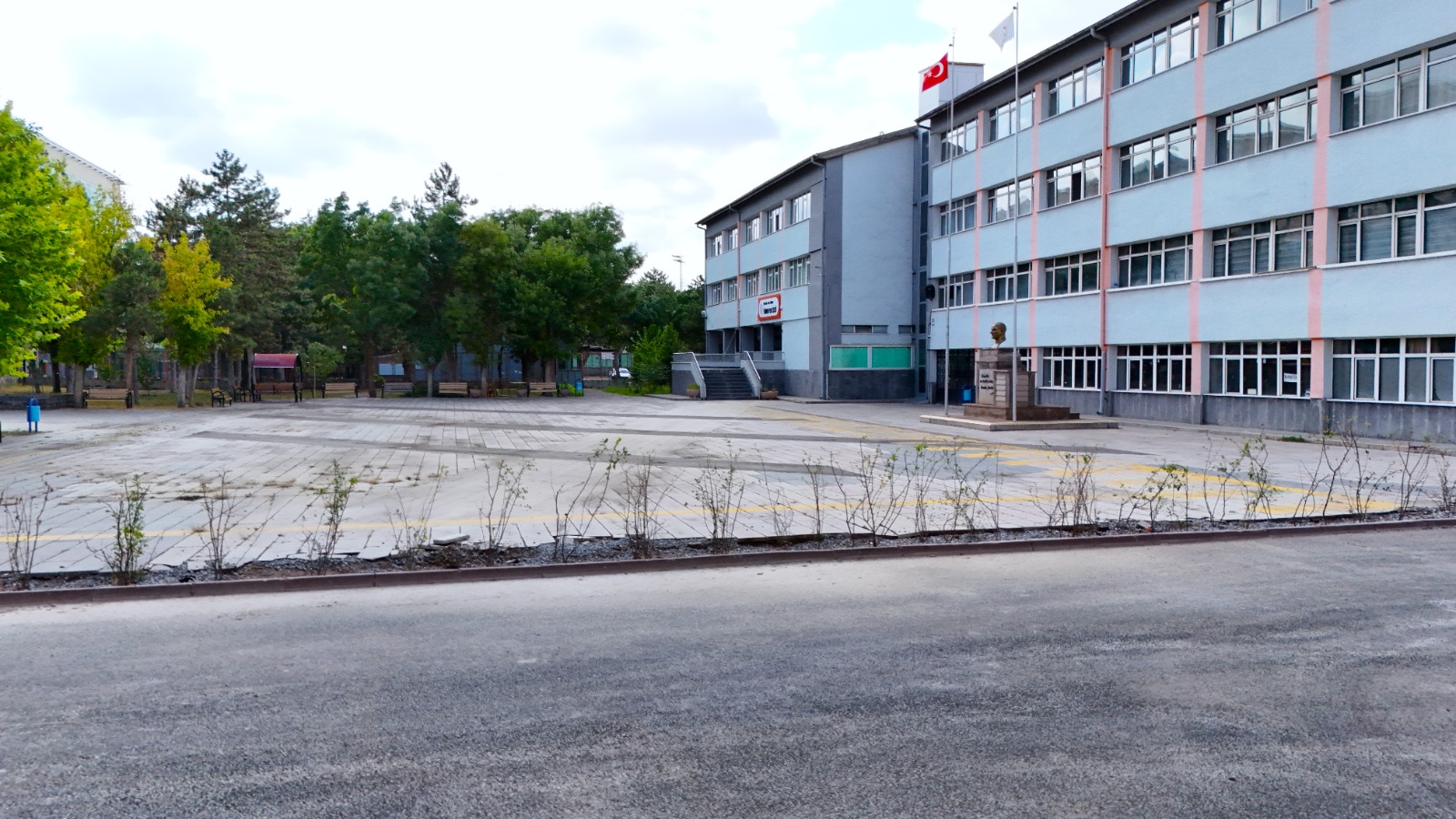 Büyükşehir’den Eğitime “Yeşil” Dokunuş: 3 Okulun Çehresi Değişti