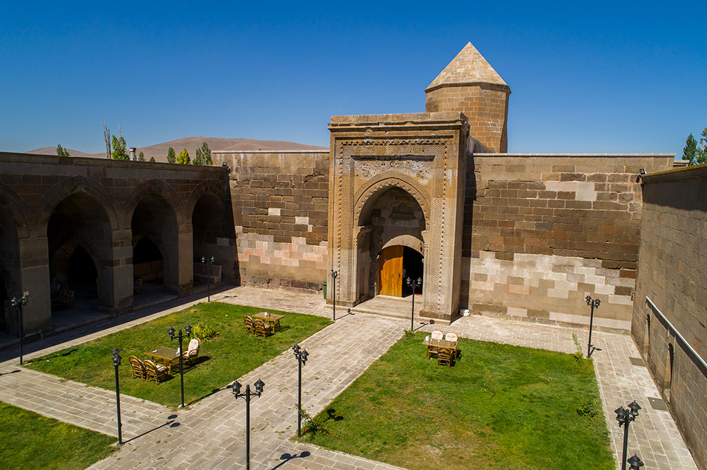 Karatay Hanı Kervansarayı