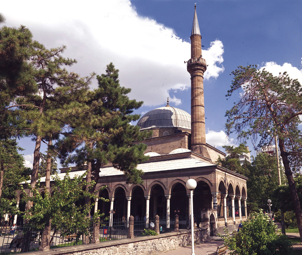 Kurşunlu Cami ve Şadırvanı