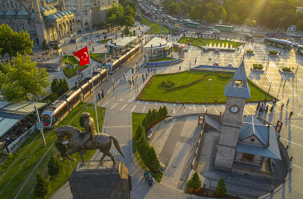 Cumhuriyet Meydanı Detaylar