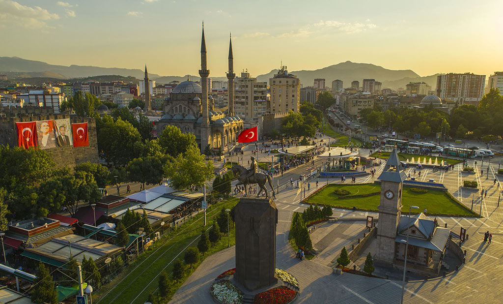 Cumhuriyet Meydanı Detaylar