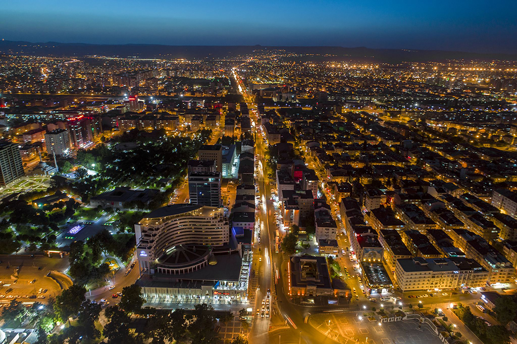 Cumhuriyet Meydanı Gece