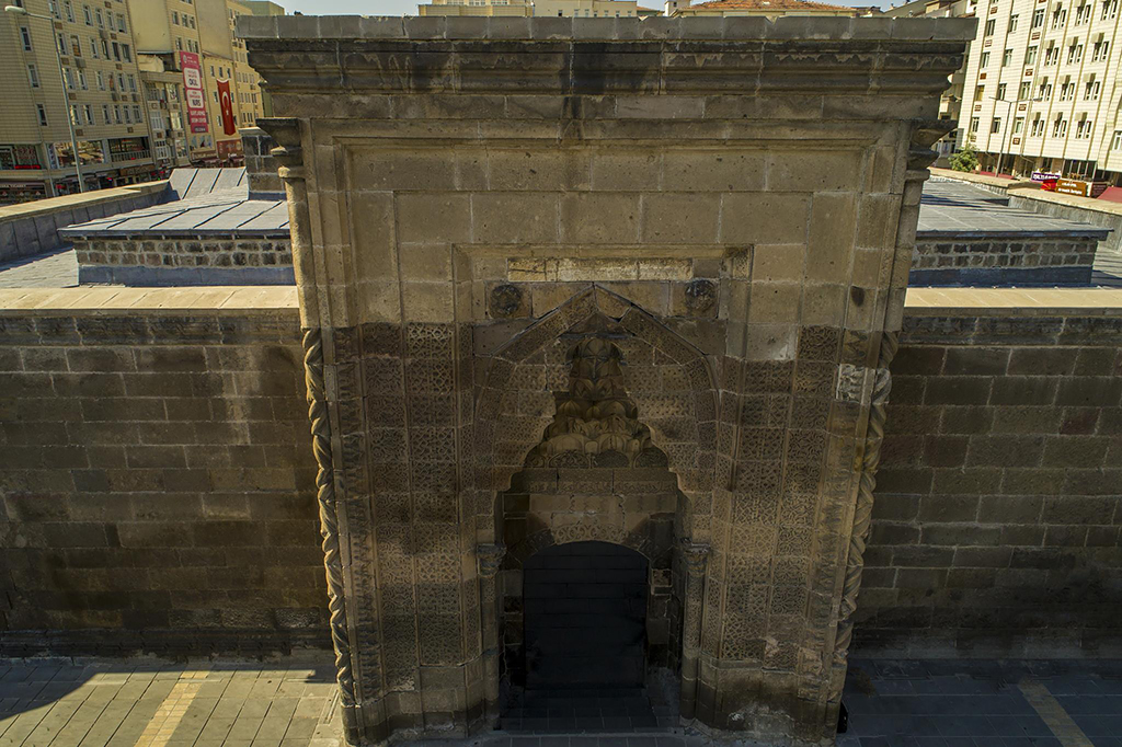 Cumhuriyet Meydanı Sahabiye Medresesi