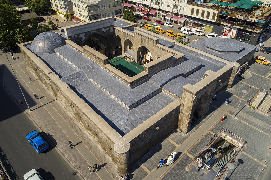 Cumhuriyet Meydanı Sahabiye Medresesi