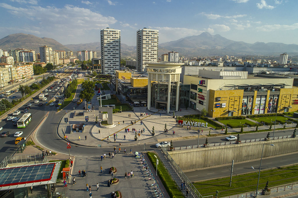 Sivas Bulvarı, Forum Meydan