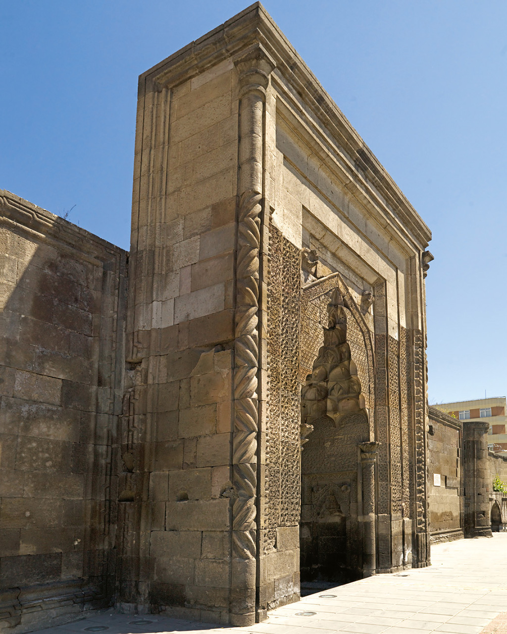 Sahabiye Medresesi ve Çeşmesi