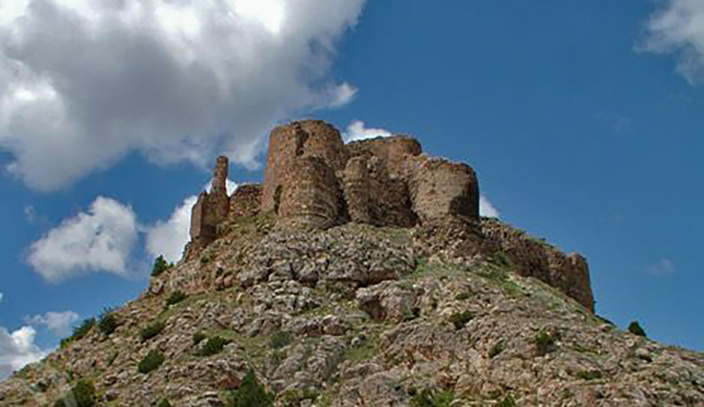 Melikgazi Türbesi ve Kalesi