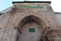 Yukarı Develi Selçuklu Cami ve Kümbetleri