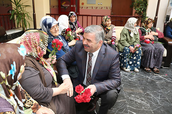 Analardan Dua İstedi