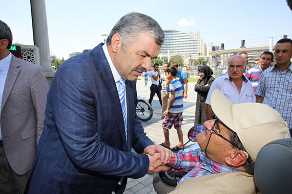 Başkan Çelik Esnafla Birlikte