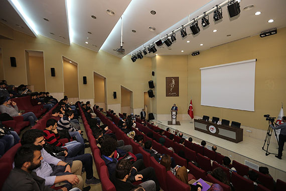 Başkan Çelik'ten Gençlere Önemli Tavsiyeler