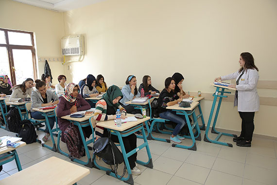 Büyükşehir, 10 Bin Öğrenciye Eğitim Veriyor